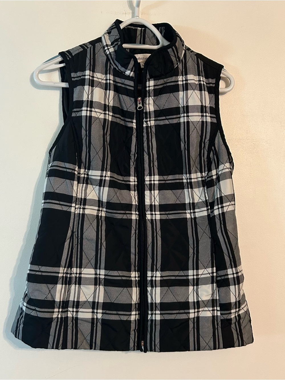Croft & Barrow Black & White Plaid Quilted Vest Small Fitted Golf Outdoor Hiking